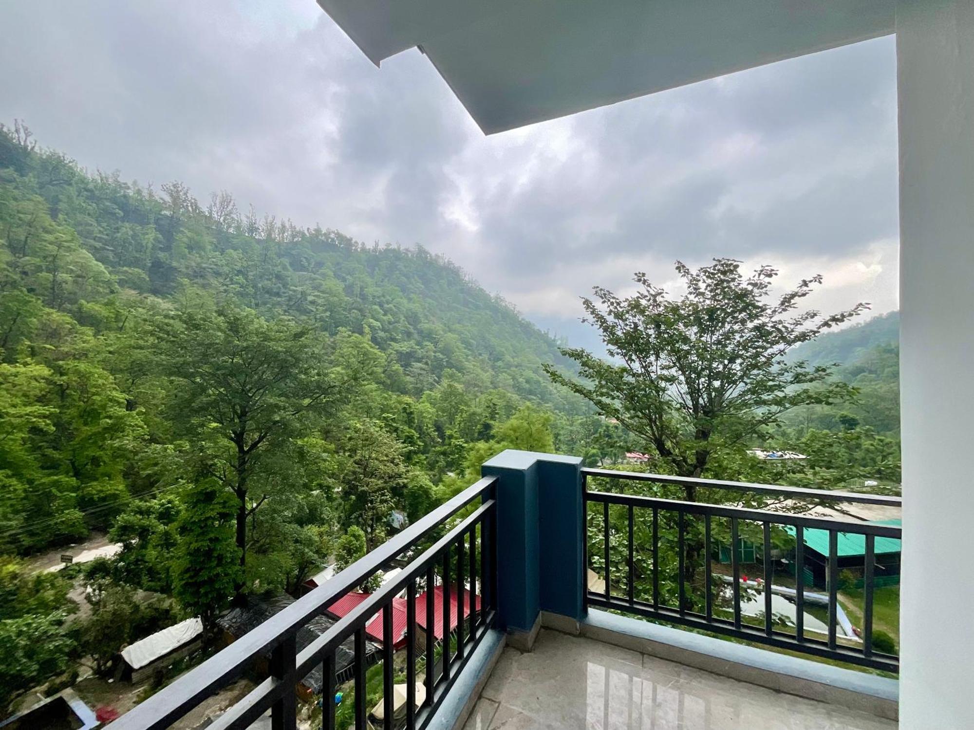 Rudram Aura X One Light Stays Rishikesh Bagian luar foto